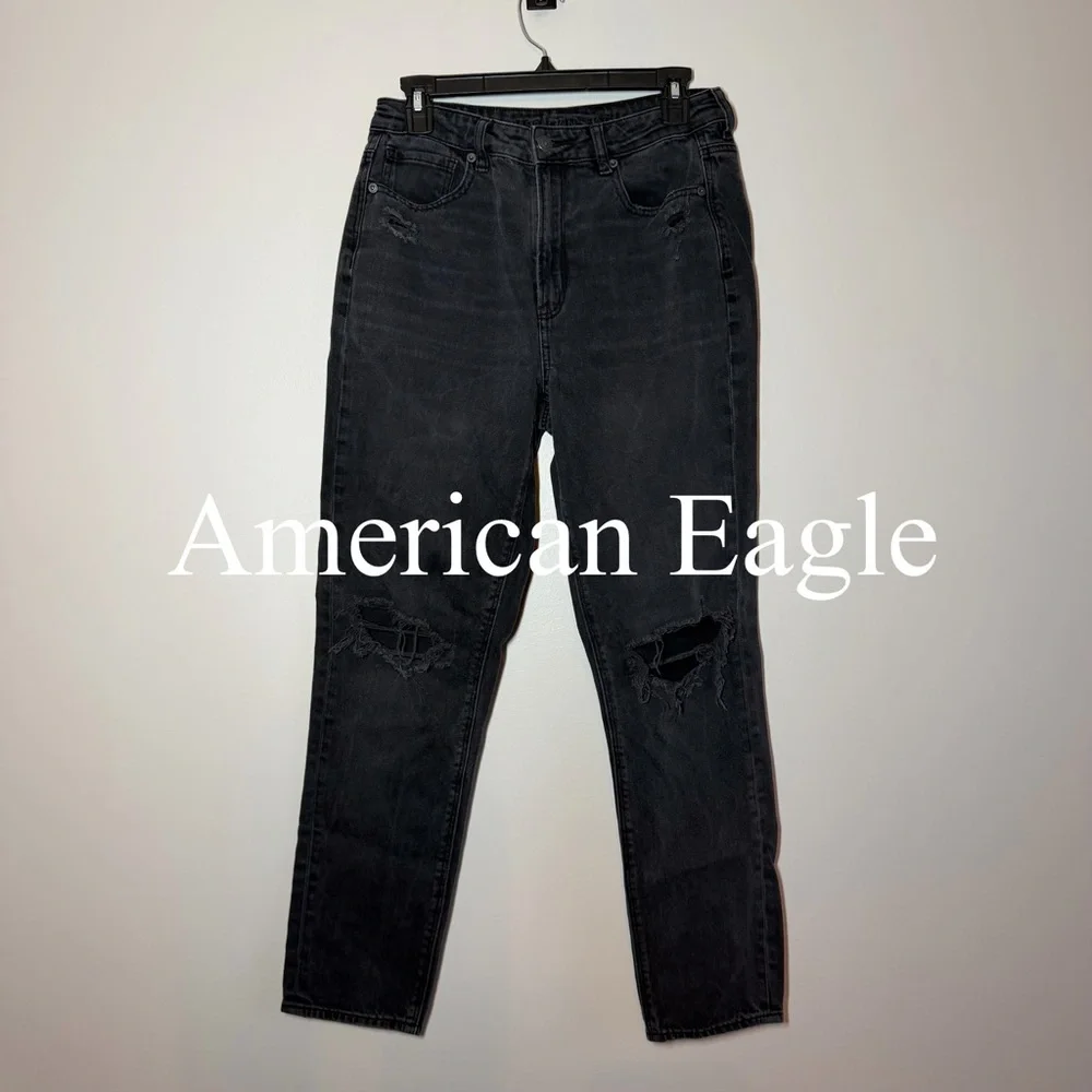 American Eagle Outfitters mom Jeans
